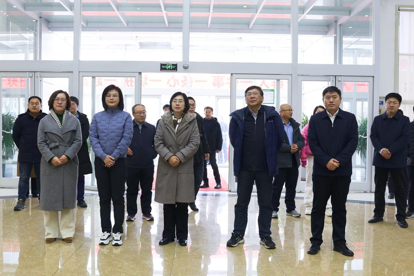 中國(guó)社會(huì)科學(xué)院農(nóng)村發(fā)展研究所黨委書記、副所長(zhǎng)杜志雄一行來山東三星集團(tuán)調(diào)研