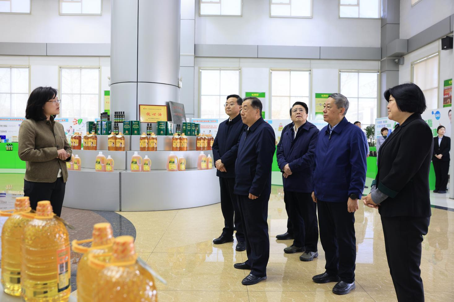 山東省人大常委會副主任、黨組副書記孫立成來山東三星集團調(diào)研