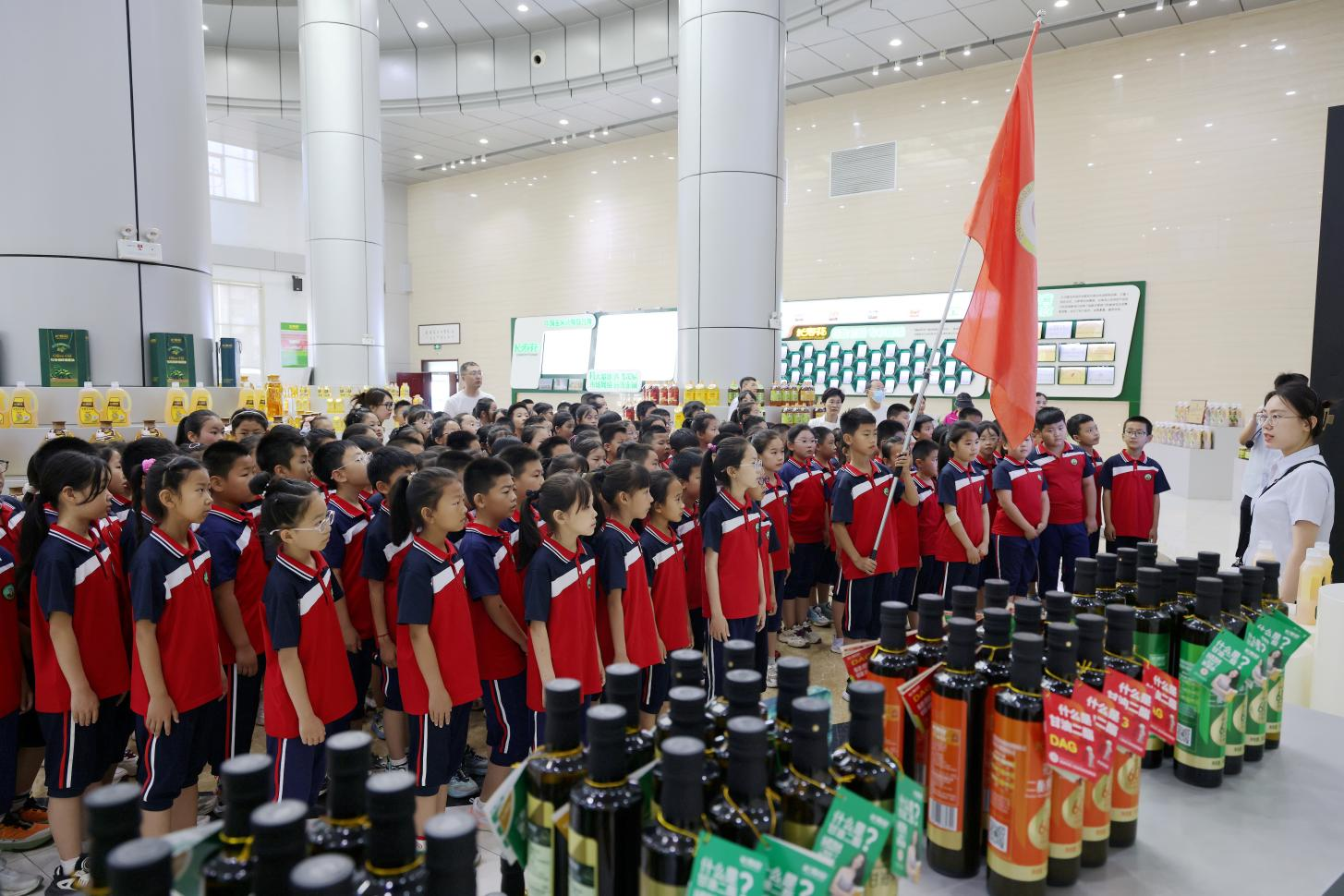 韓店中心小學(xué)師生走進(jìn)三星集團(tuán)開(kāi)展實(shí)踐教育活動(dòng)