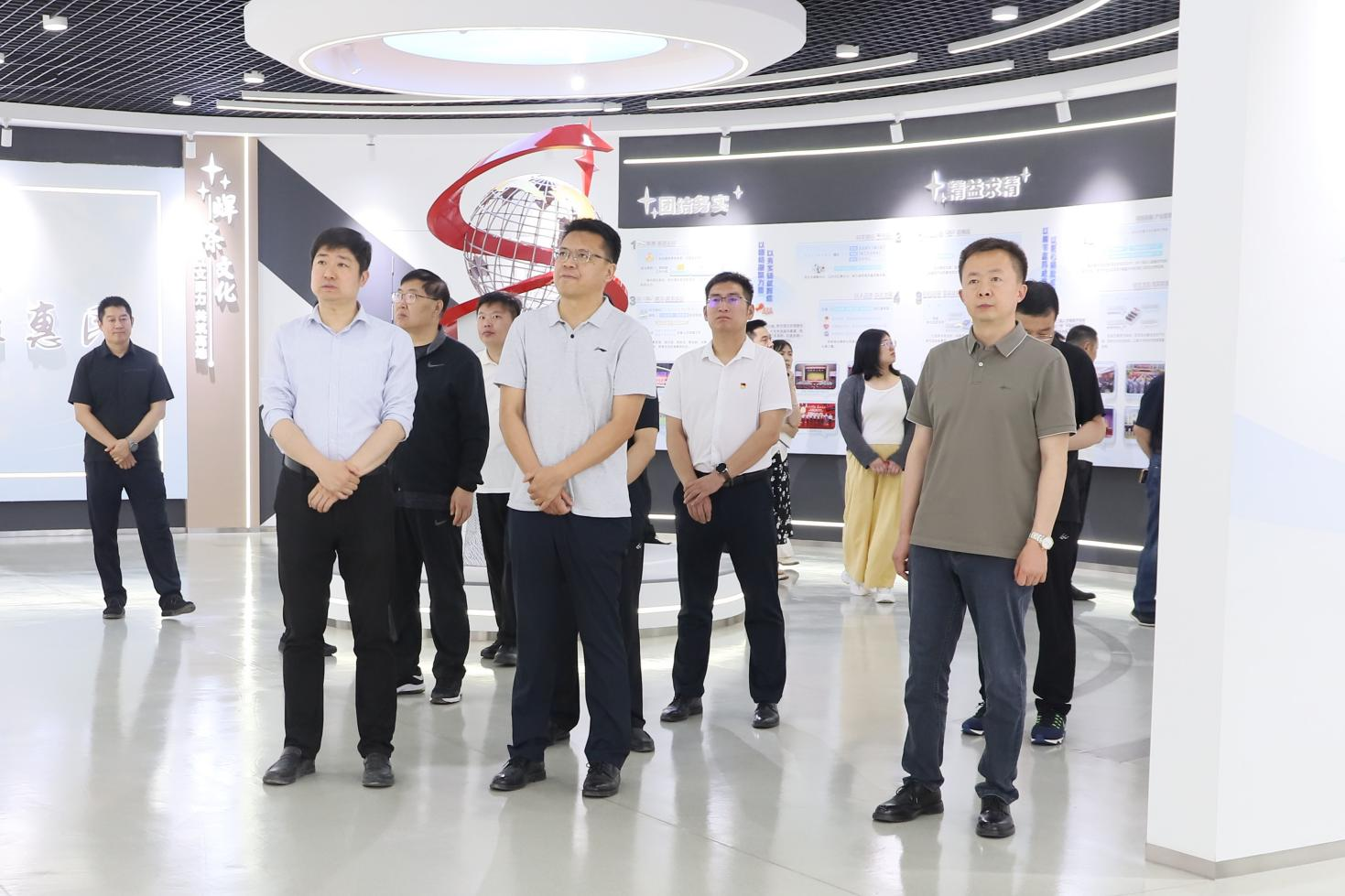 鄒平市政協(xié)第七功能型黨支部來(lái)山東三星集團(tuán)開(kāi)展主題黨日活動(dòng)