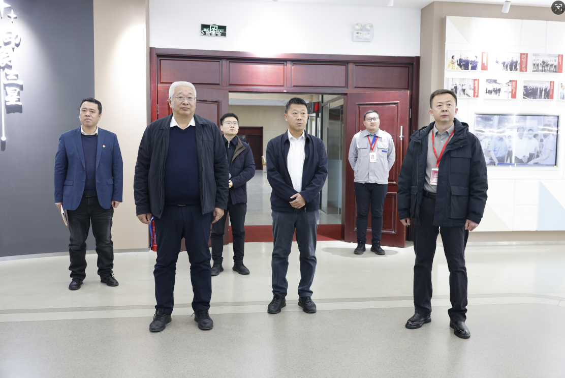 山東聯(lián)通公司黨委委員、副總經(jīng)理林軍一行來山東三星集團(tuán)參觀交流