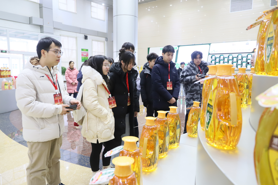 北京大學“力行計劃”寒假社會實踐團走進山東三星集團